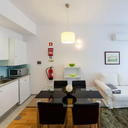 Edificio Portughabit شقة